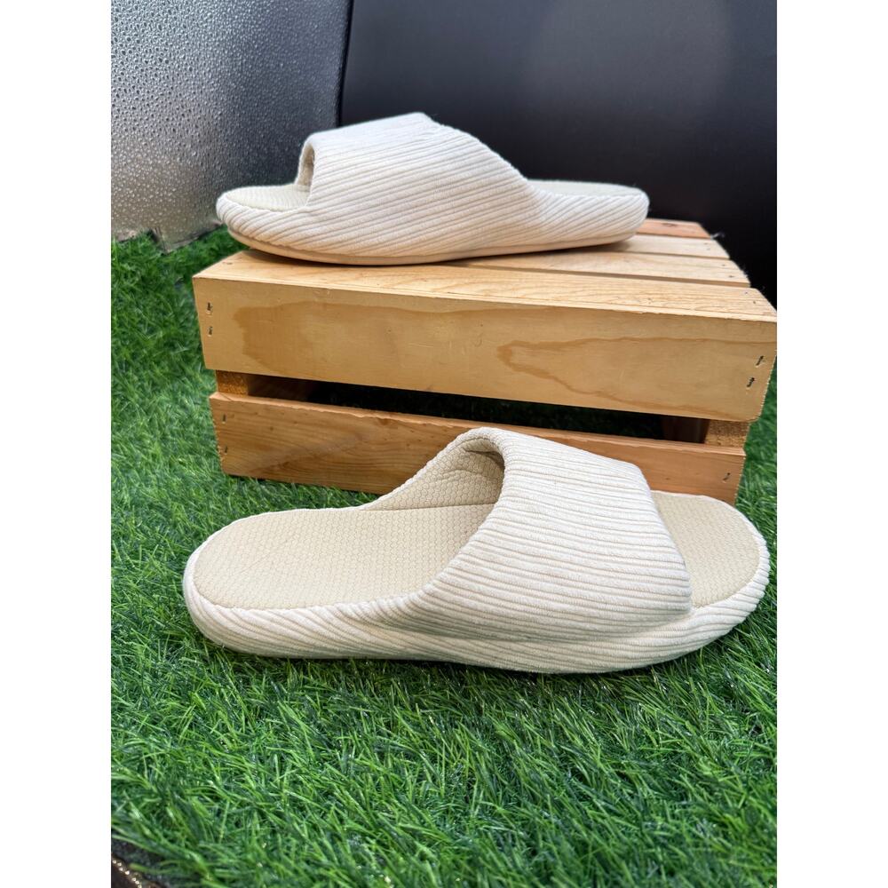 Dayslippers-White-Size 9.5W